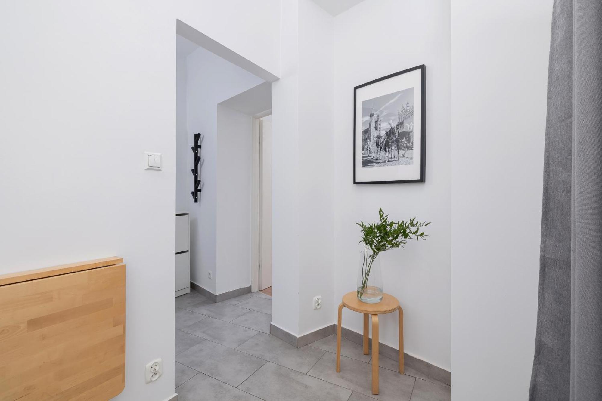 1-Bedroom Apartment - Dluga 65 Street كراكوفيا المظهر الخارجي الصورة