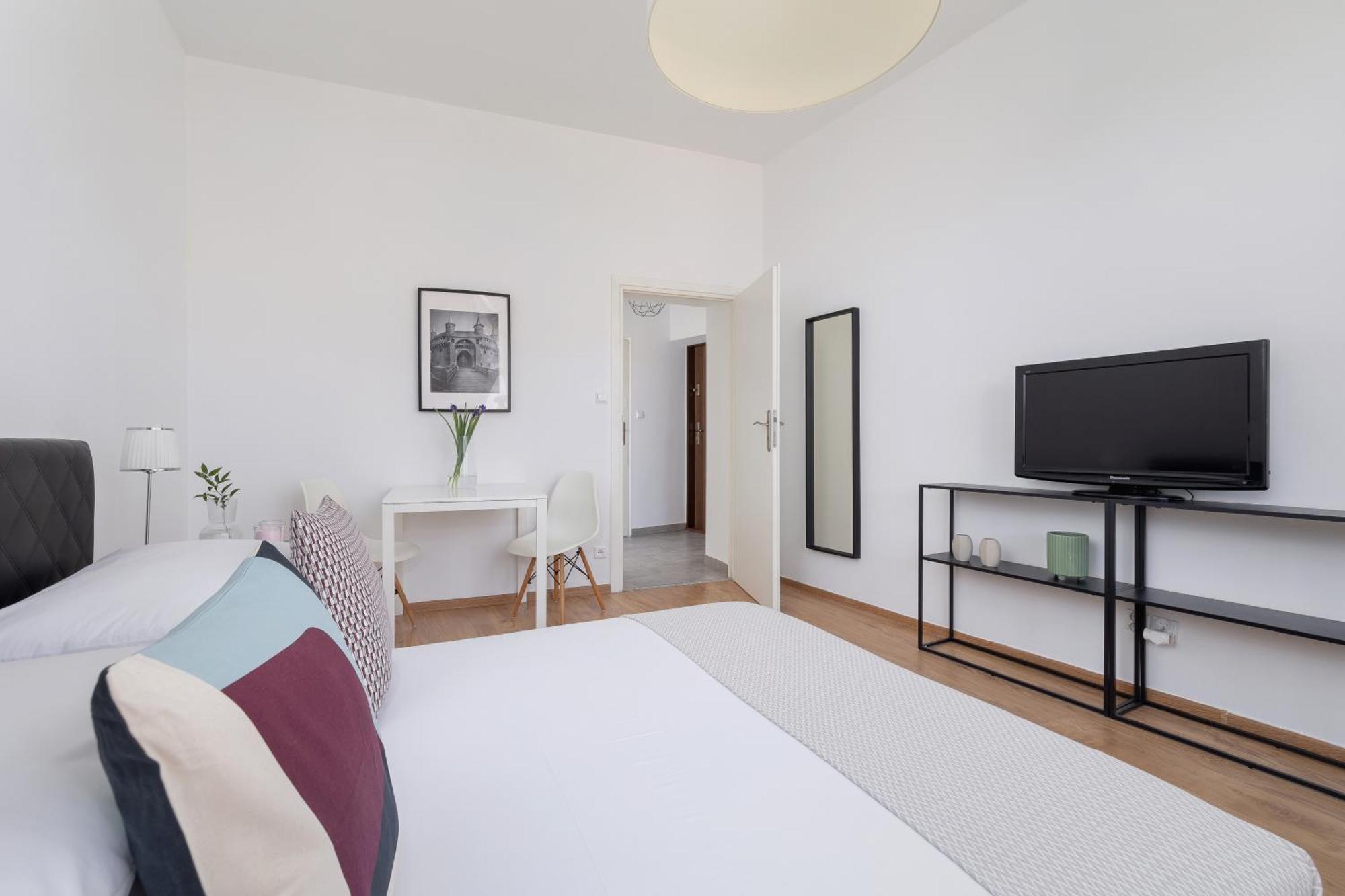 1-Bedroom Apartment - Dluga 65 Street كراكوفيا المظهر الخارجي الصورة