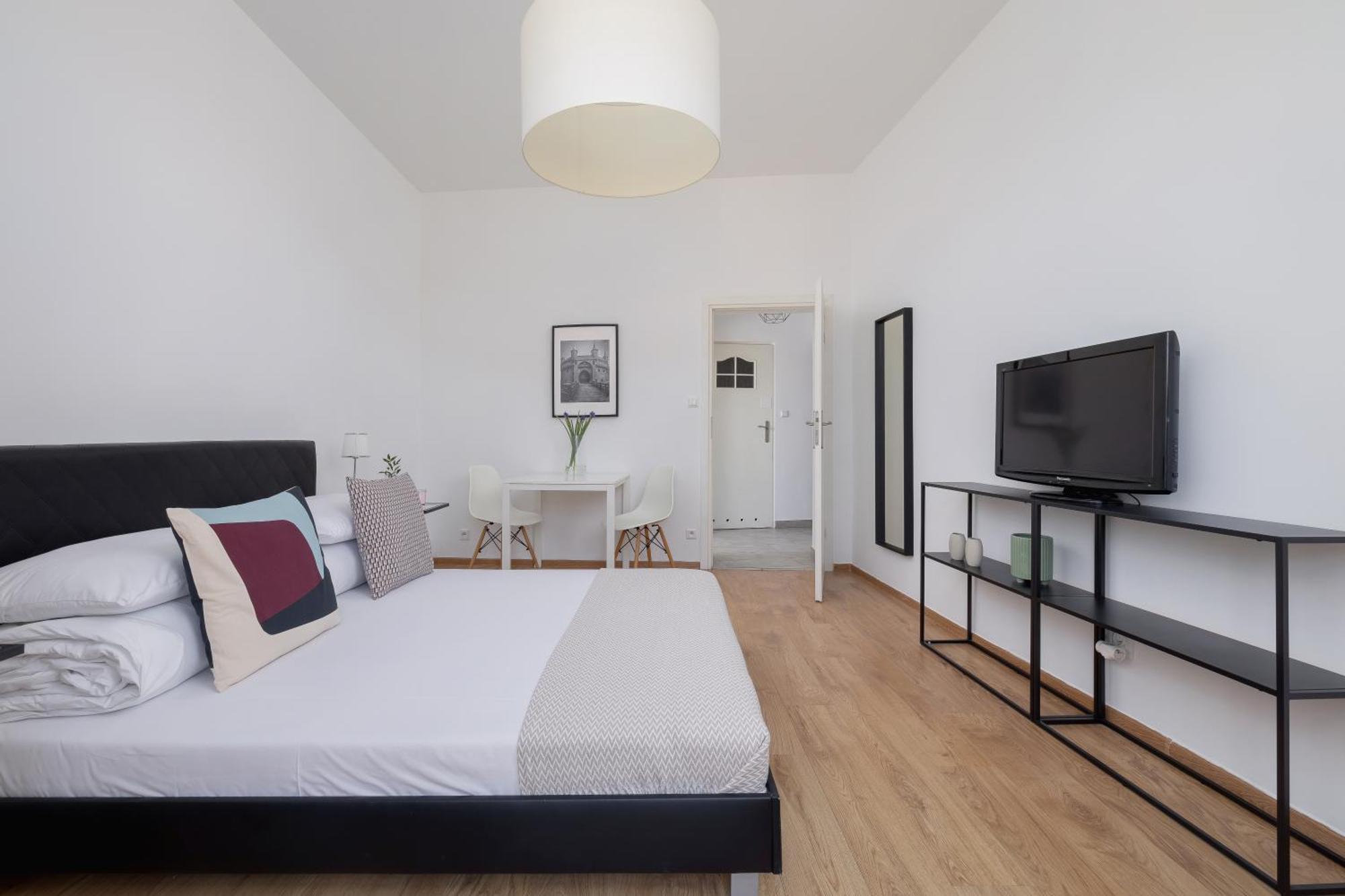 1-Bedroom Apartment - Dluga 65 Street كراكوفيا المظهر الخارجي الصورة