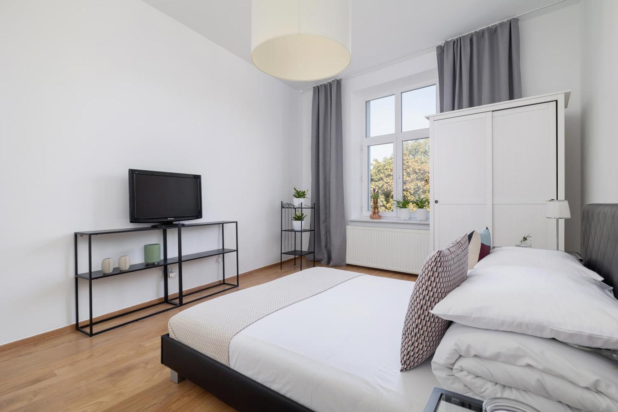 1-Bedroom Apartment - Dluga 65 Street كراكوفيا المظهر الخارجي الصورة